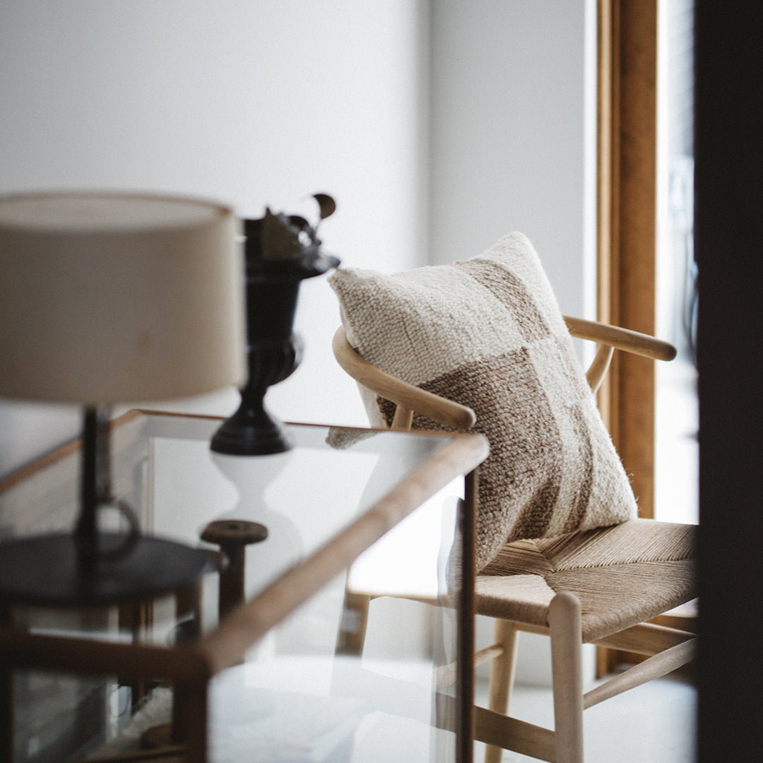 Modern Col. / RN CUSHION 004 - IV