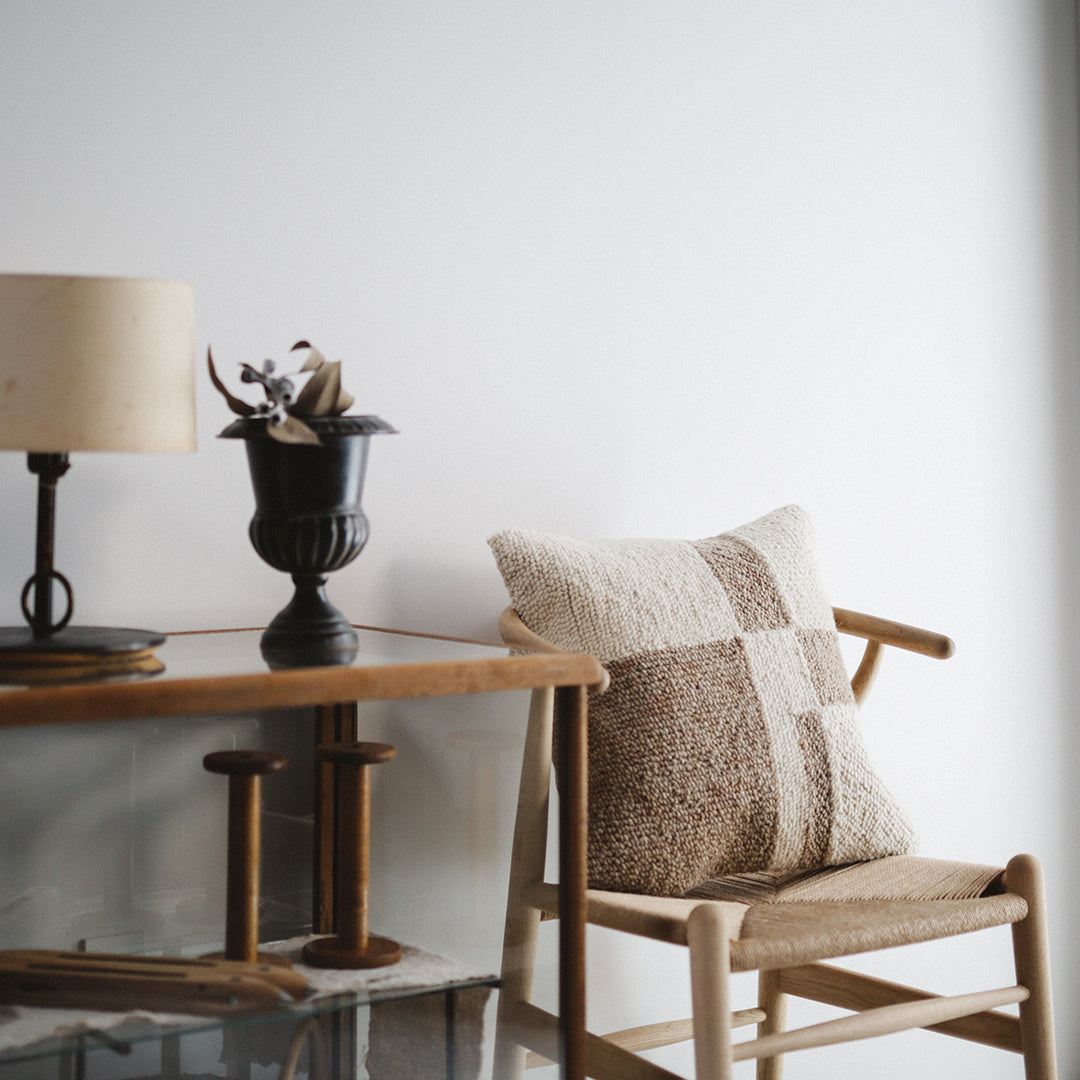 Modern Col. / RN CUSHION 004 - IV