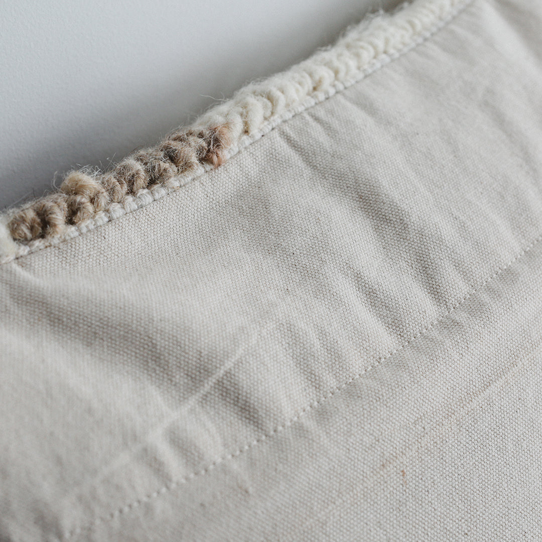 Modern Col. / RN CUSHION 004 - IV