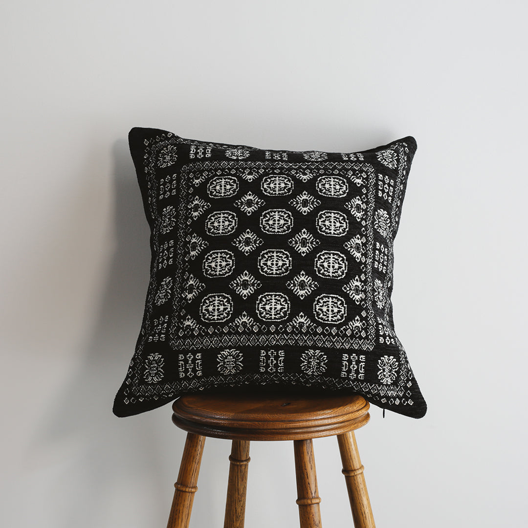 Decorative Col. / RN CUSHION 006 - BK