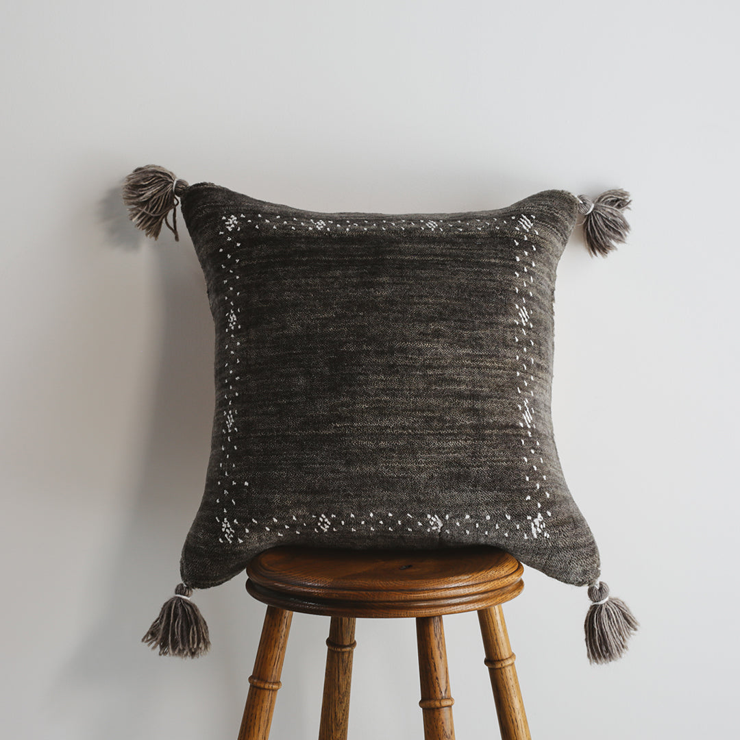 Minimal Col. / RN CUSHION 005 - DGY
