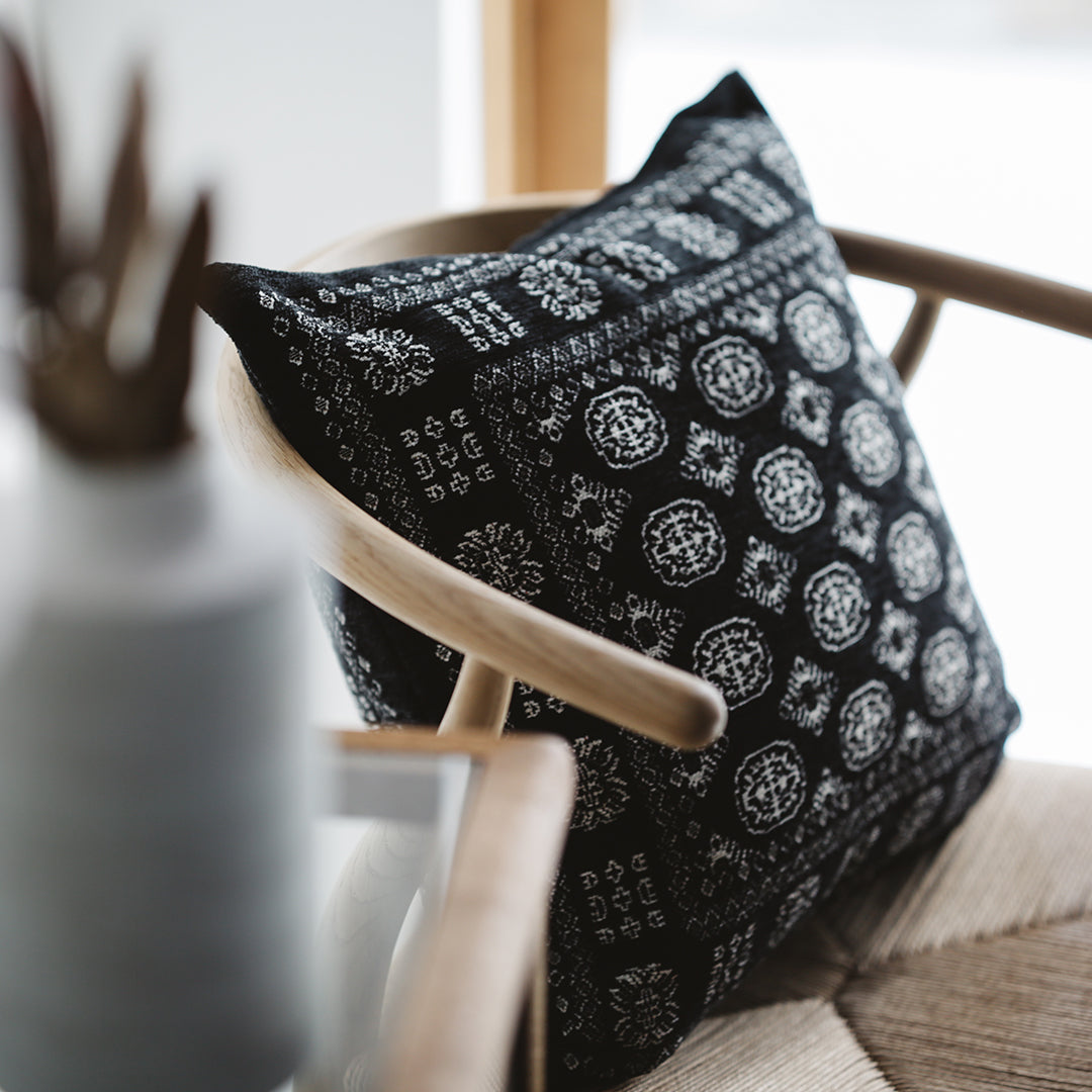 Decorative Col. / RN CUSHION 006 - BK