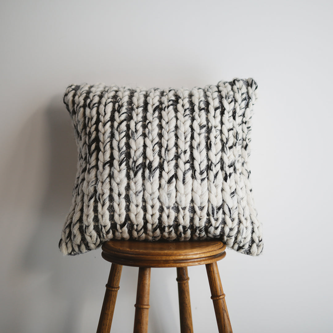 Primitive Col. / RN CUSHION 007 - BK