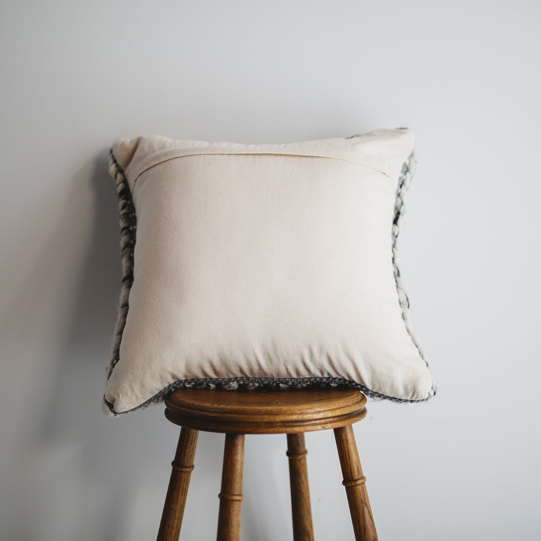 Primitive Col. / RN CUSHION 007 - BK